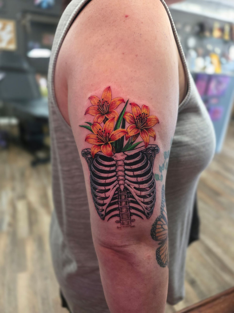 9b3deb_2fb8d459a1f1481498a58c034e533687~mv2 (1)