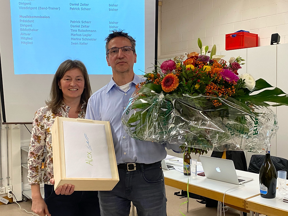 Der ehemalige Präsident Alex Huber mit der neuen Co-Präsidentin Susanna Rutschmann.