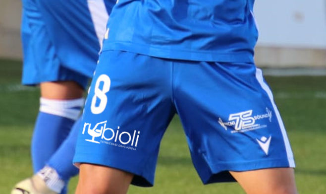 MONTAJE PANTALON CON LOGOS.jpg