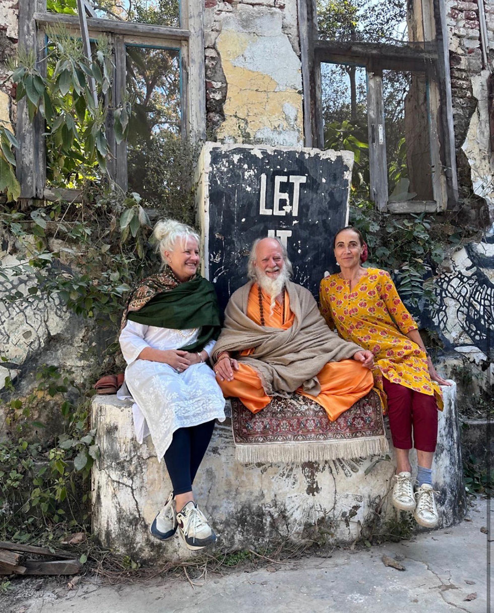 Ash and Lil in India! - Blog 4 - Ashram with Thom.