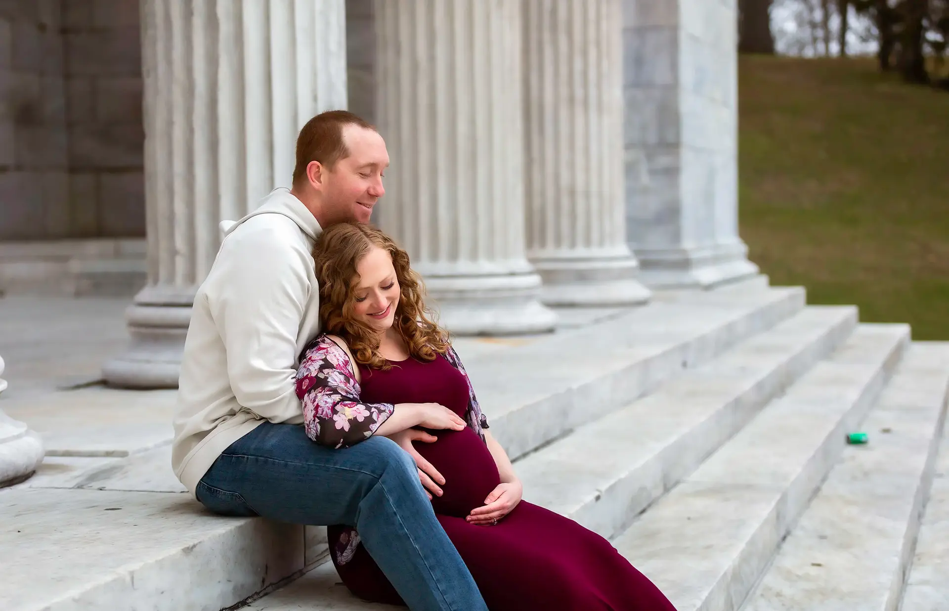 outdoor maternity photoshoot