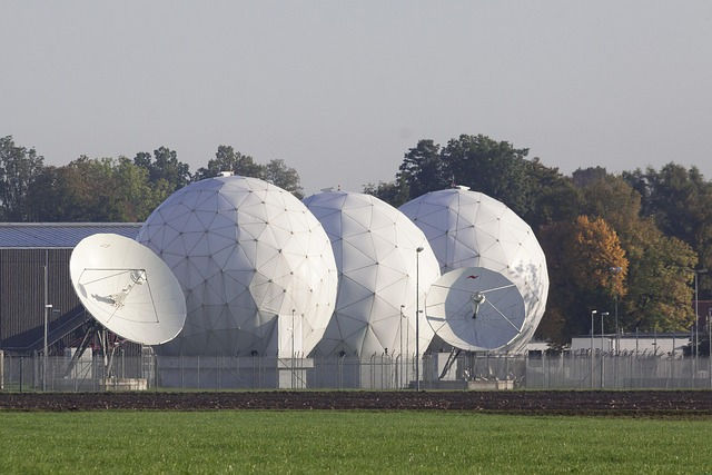 Abhöreinrichtung auf Feld
