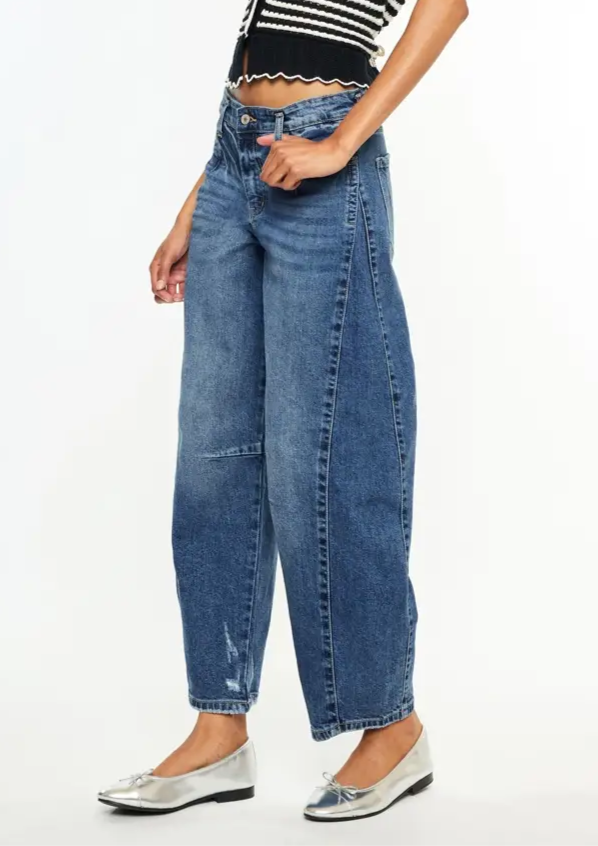 Thumbnail: Low Slung Horseshoe Fit - Jeans