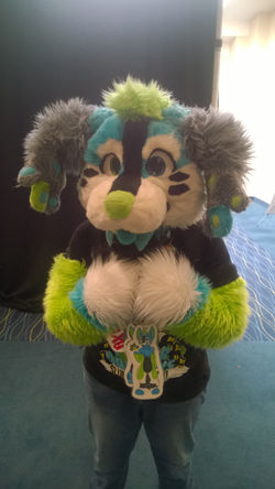 Axel the 6 pawed freak