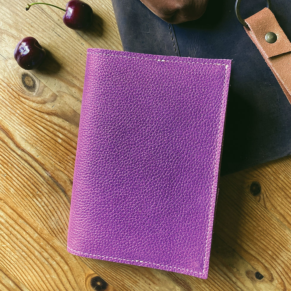 Miniature : CARNET EN CUIR MOYEN MODÈLE