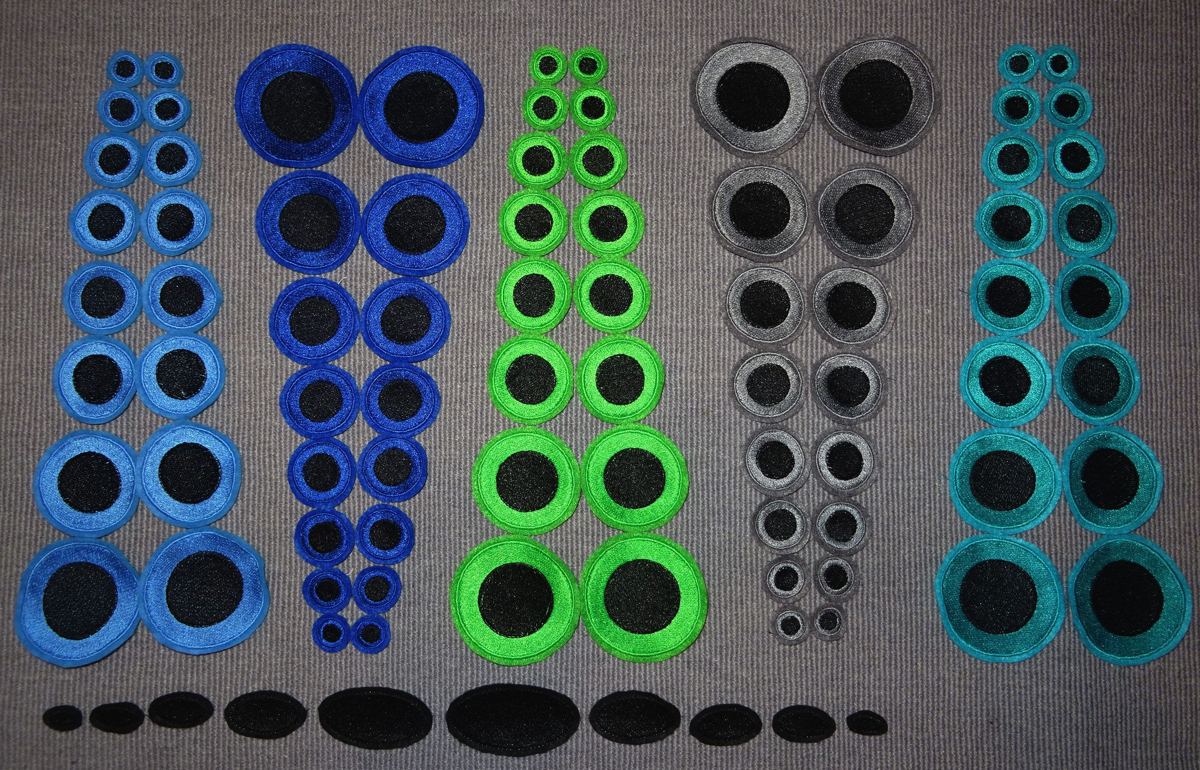 Aufnäher - Augen mit Nase Wunschgröße + Farbe