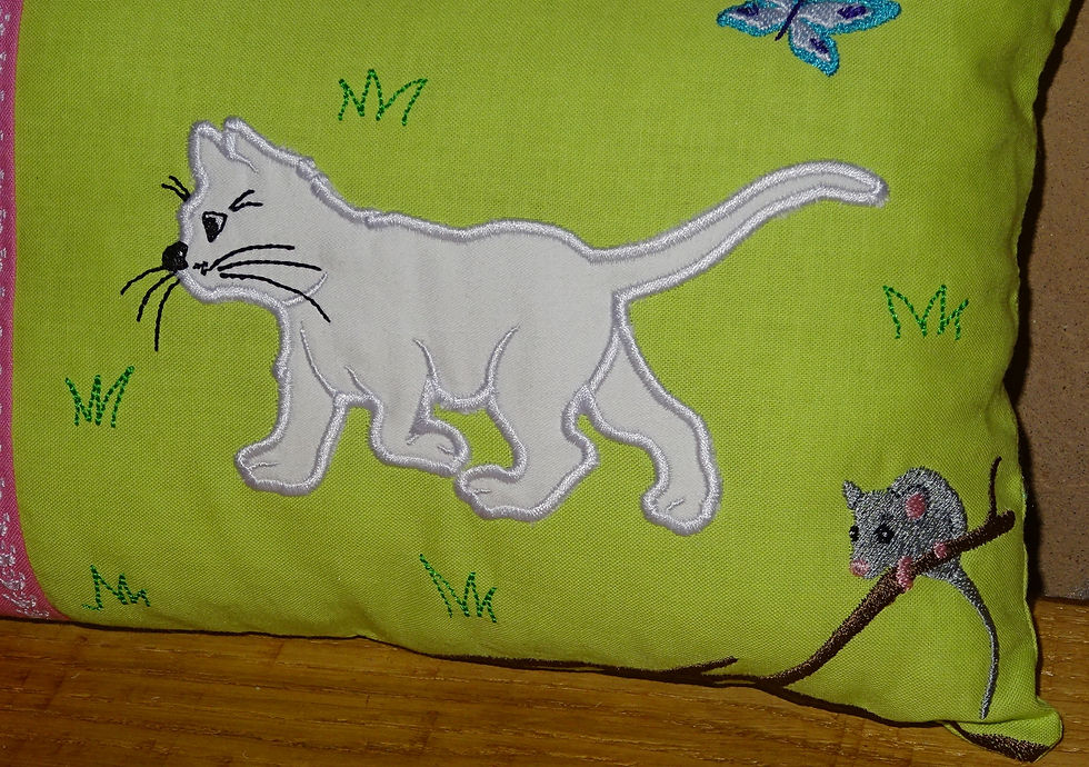 Miniaturbild: Stickdatei - Katze inkl. 2 Kissen ITH