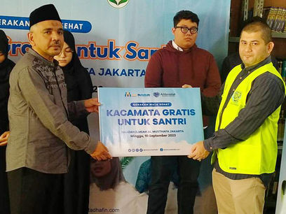 Dana Mustadhafin Berikan Harapan Baru bagi Penglihatan Santri