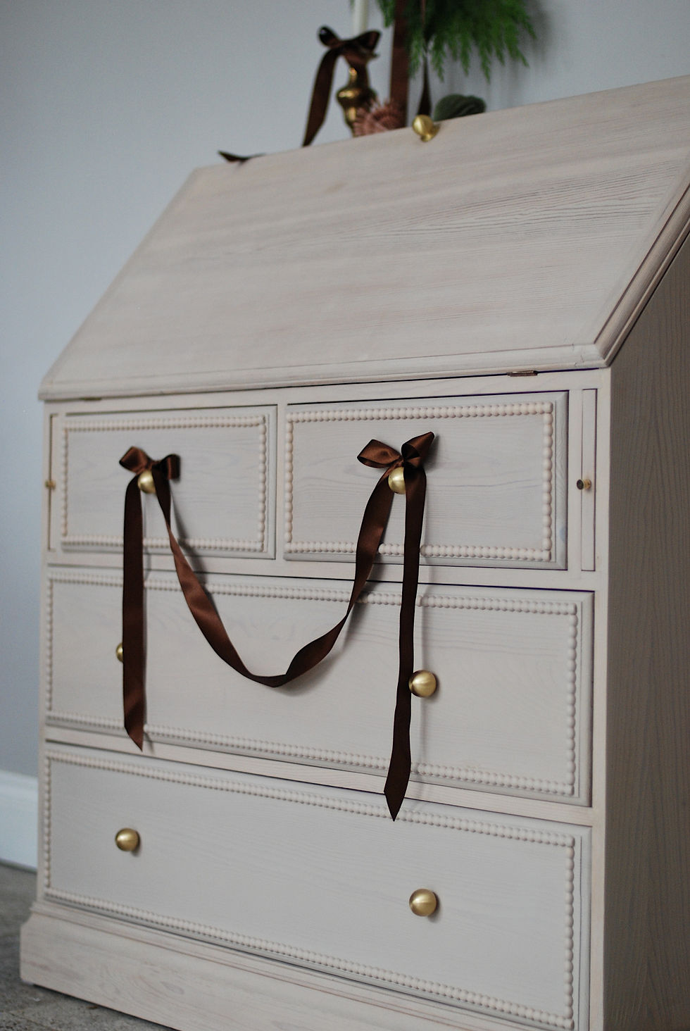 Thumbnail: Bobbin Pine Writing Bureau bows