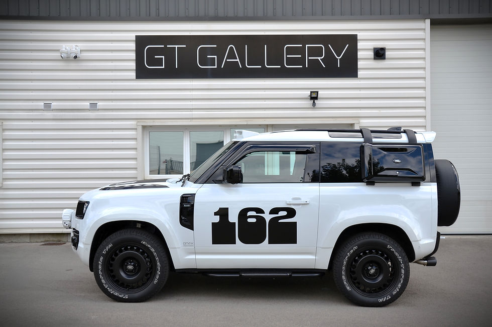 Miniature : JANTE NOIRE POUR LAND ROVER DEFENDER AVEC PNEU TOUS-TERRAIN BF GOODRICH FLANC BLANC