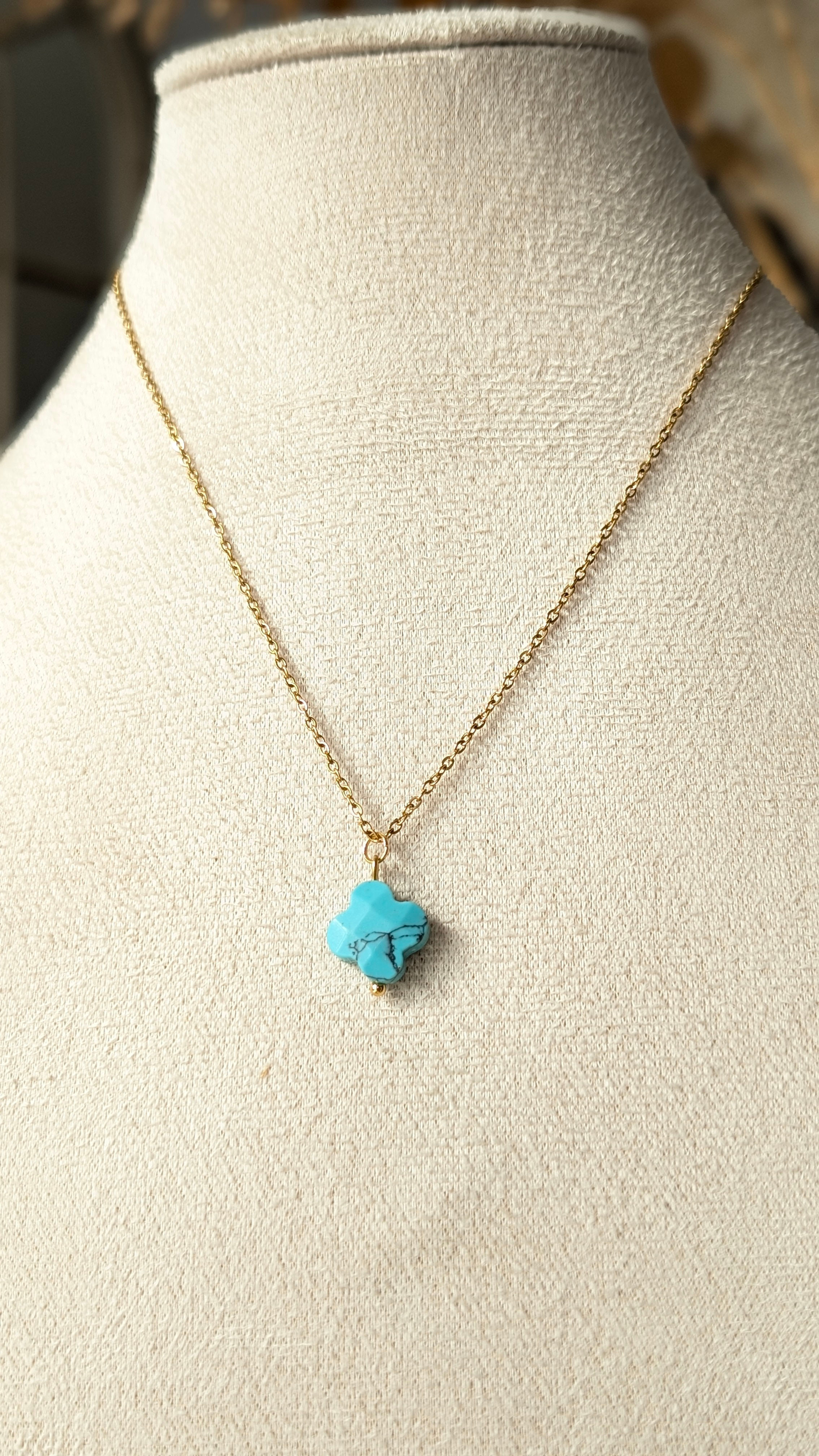 Collier "Trèfle bleu"