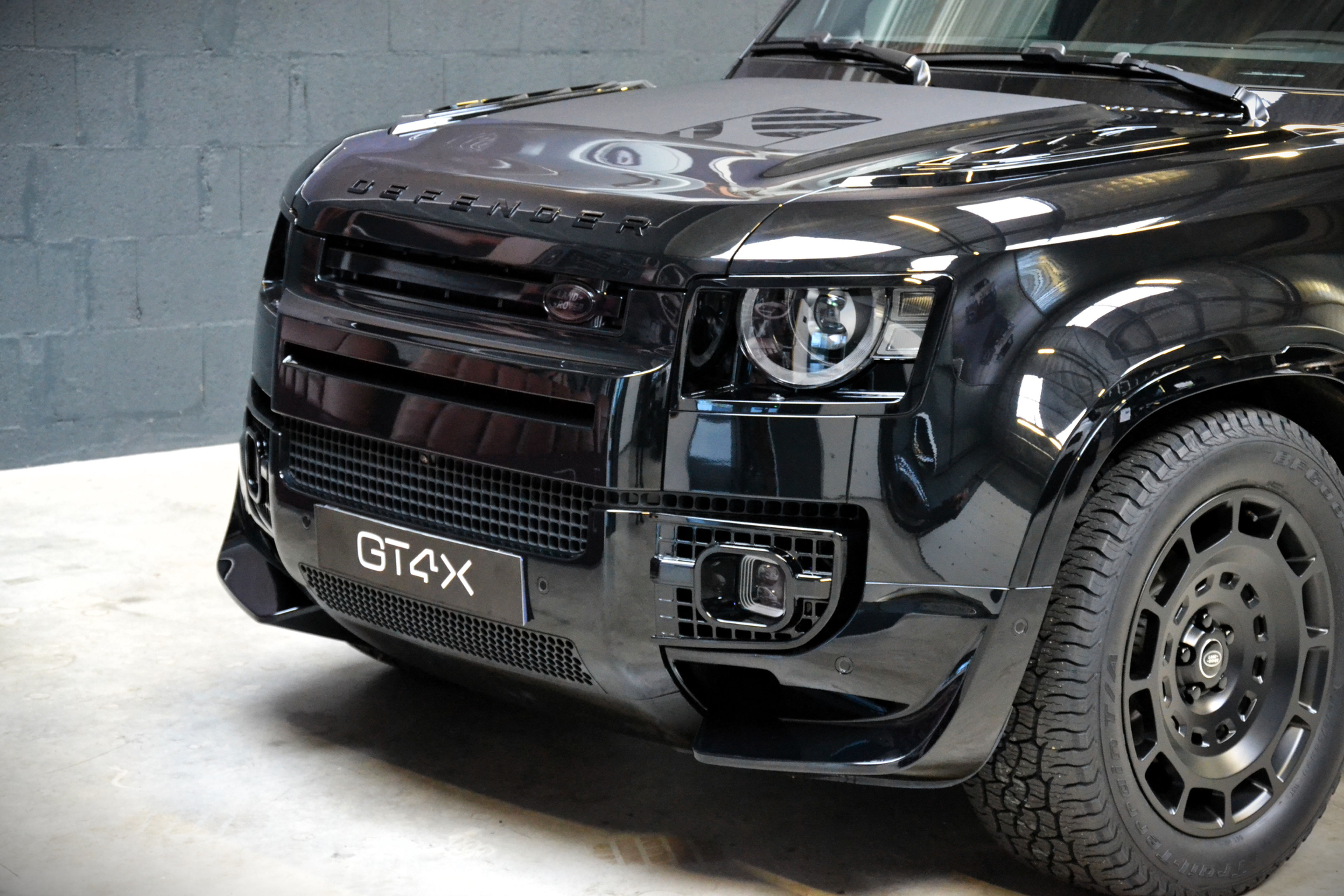 parechoc avant avec spoiler sur land rover defender