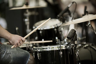 drumming lessons, drum lessons for adults, drum lessons for beginners,drum lessons over zoom, using zoom for drum lessons, skype drum lessons, using zoom for drum lessons, drum lessons online zoom, online drum lessons uk, electric drum lessons, what to expect from drum lessons, best online drum lessons uk
