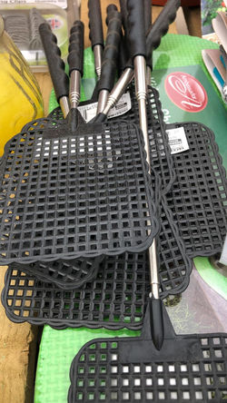 Extendable Fly Swatters