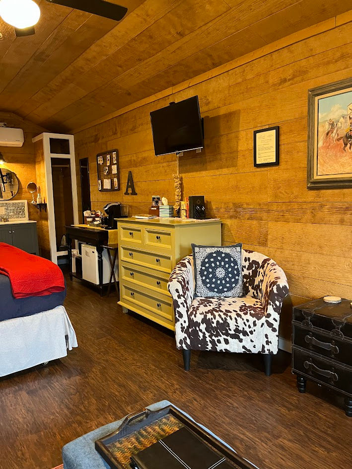 Live Oak Lodge is comfortably equipped with streaming TV, a dresser, stocked Coffee Bar and everythi