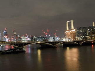 TN-104 - View downstream to Grosvenor Railway Bridge from Chelsea Bridge.jpg