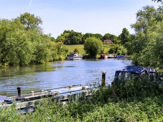 HT-076 - Heading towards Sonning.JPG