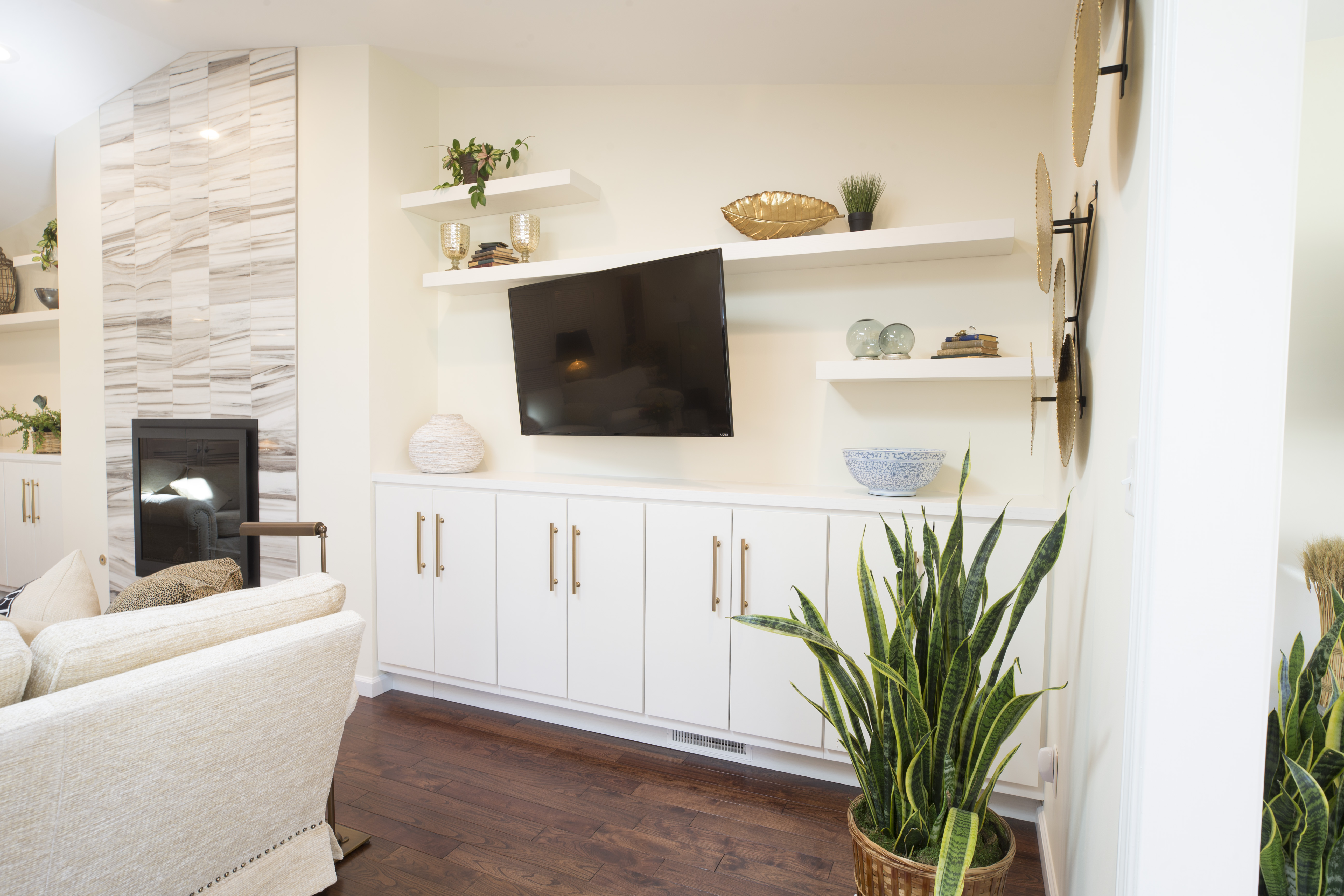 Contemporary entertainment wall