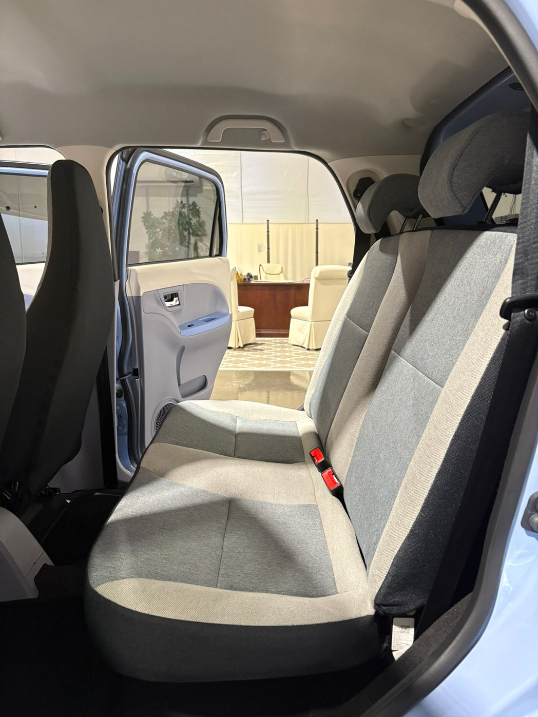 REAR BENCH SEAT