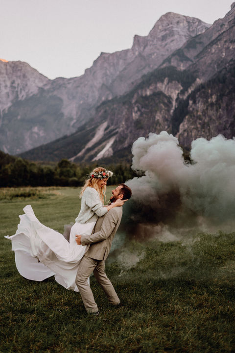Rauchbomben, Brautpaarshooting, Heiraten in den Bergen