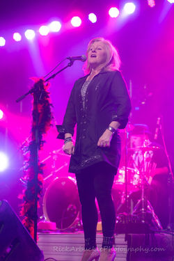 Cougar Chick Tribute Band - 046