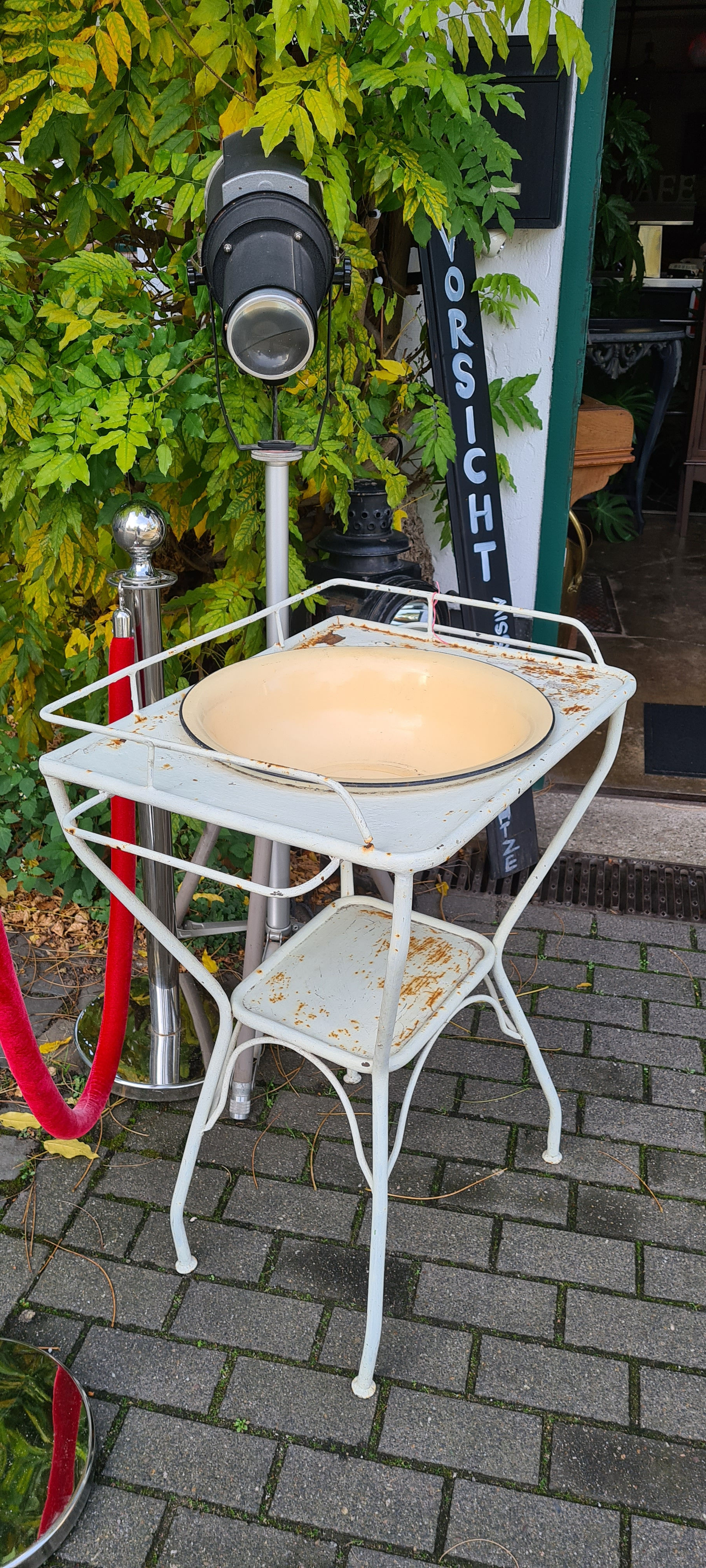 Antik Waschtisch Metall mit Schüssel in Wunschfarbe