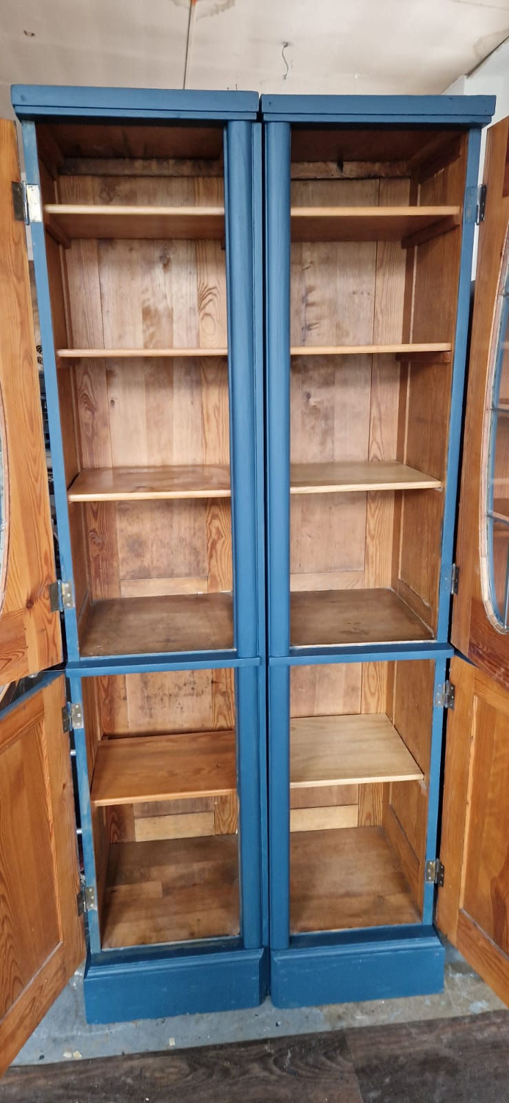 Miniaturbild: Feine Vintage Vitrine/ Schrank Massivholz in "Abendblau"