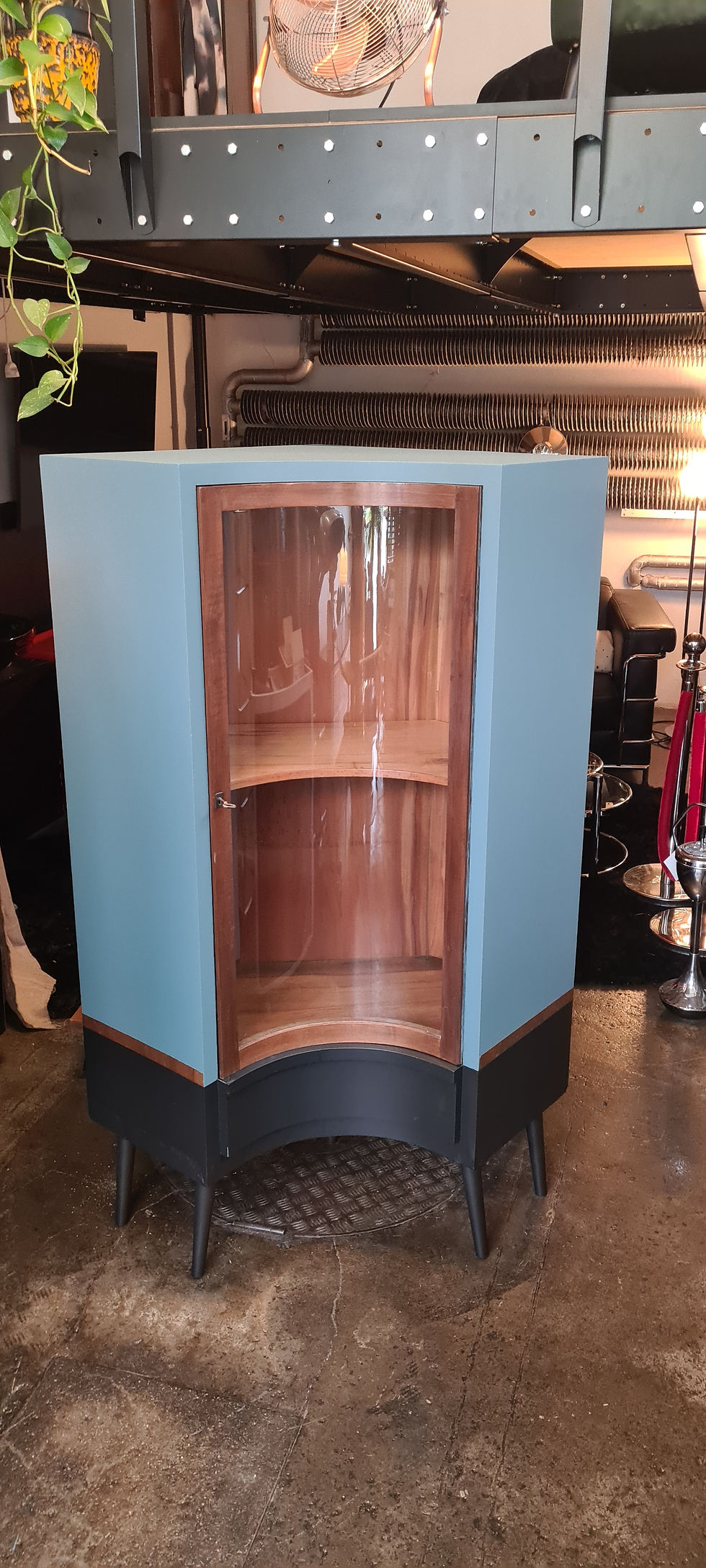 Miniaturbild: Highboard Eckschrank Vitrine Vintage 60er Jahre Nussbaum