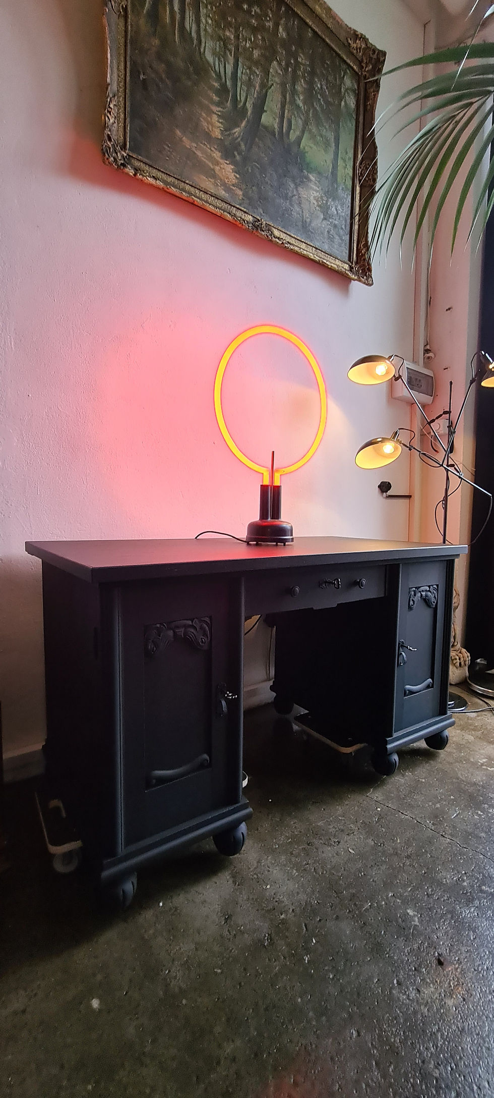 Antik Schreibtisch Eiche massiv in schwarz/ matt