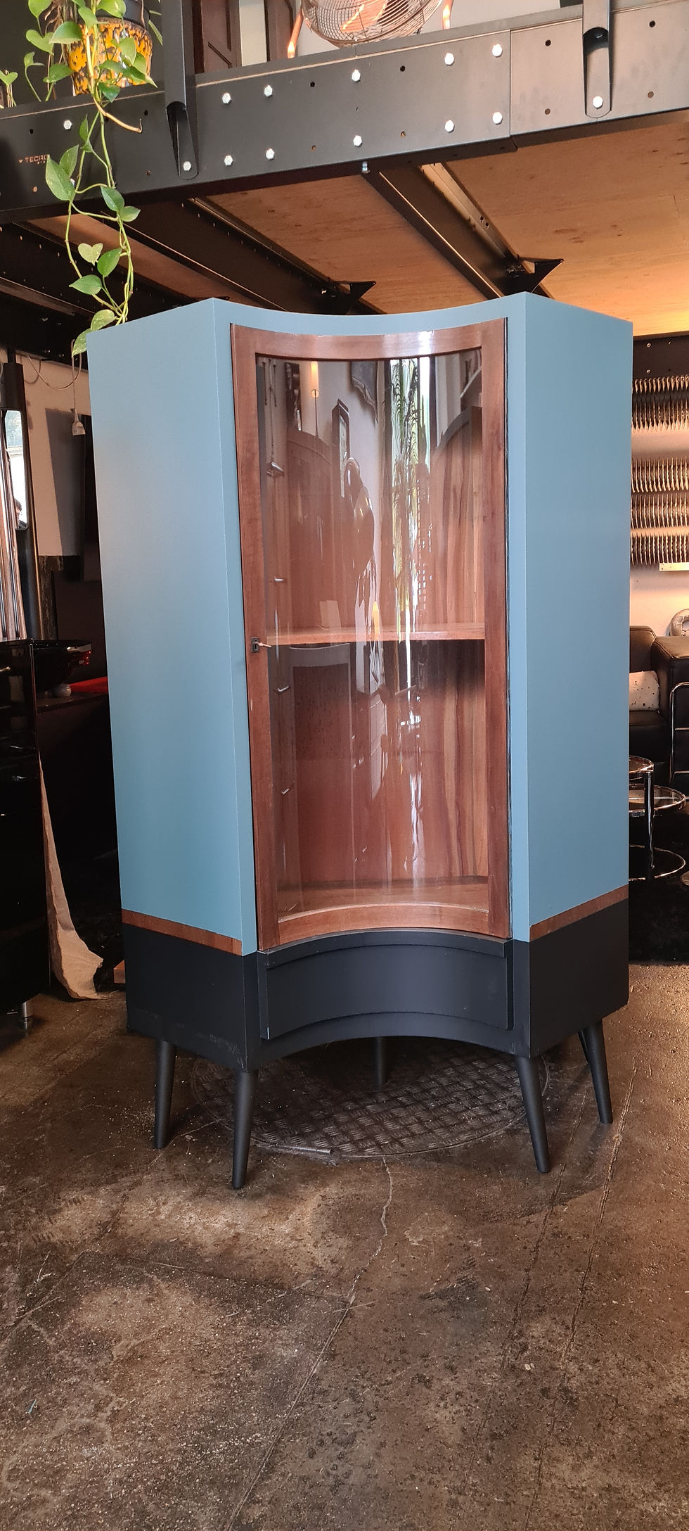 Miniaturbild: Highboard Eckschrank Vitrine Vintage 60er Jahre Nussbaum