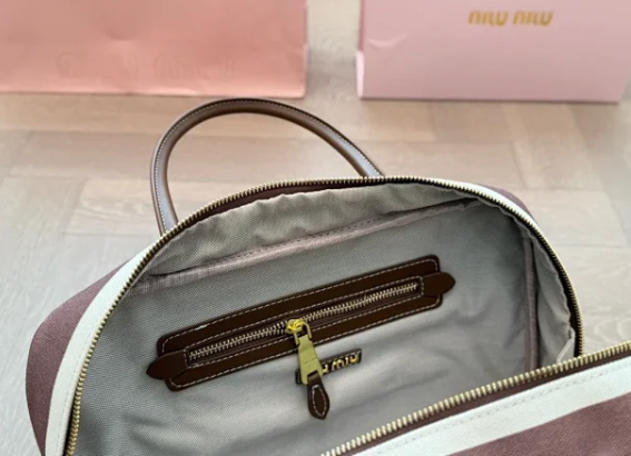 Miniatura: Miu Miu Canvas Tote Bag