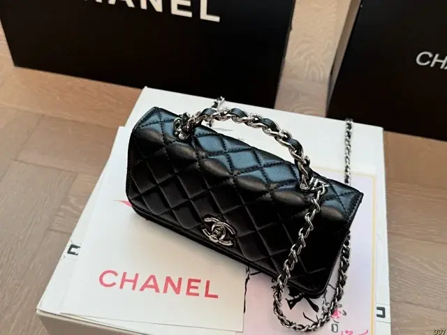 Miniatura: Chanel Classic Wallet on Chain