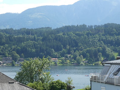 Ausblick vom Balkon.JPG