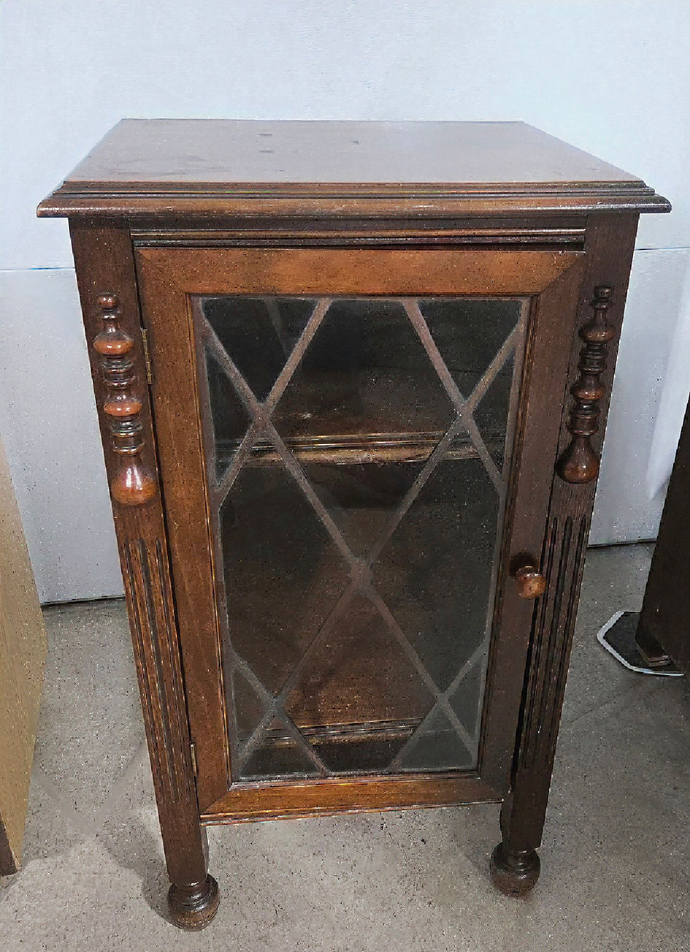 Thumbnail: Vintage 2 Shelf Cabinet