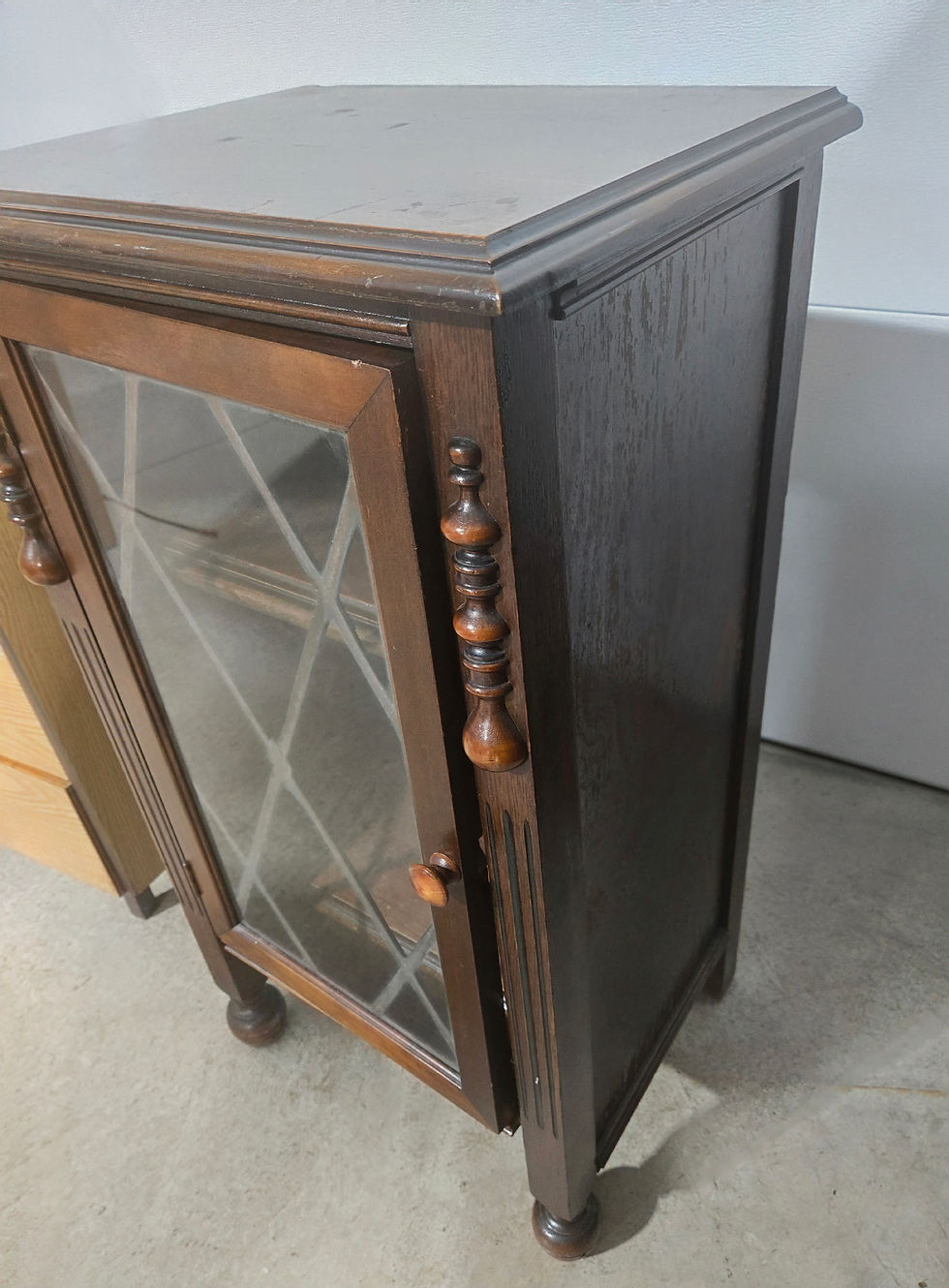 Thumbnail: Vintage 2 Shelf Cabinet