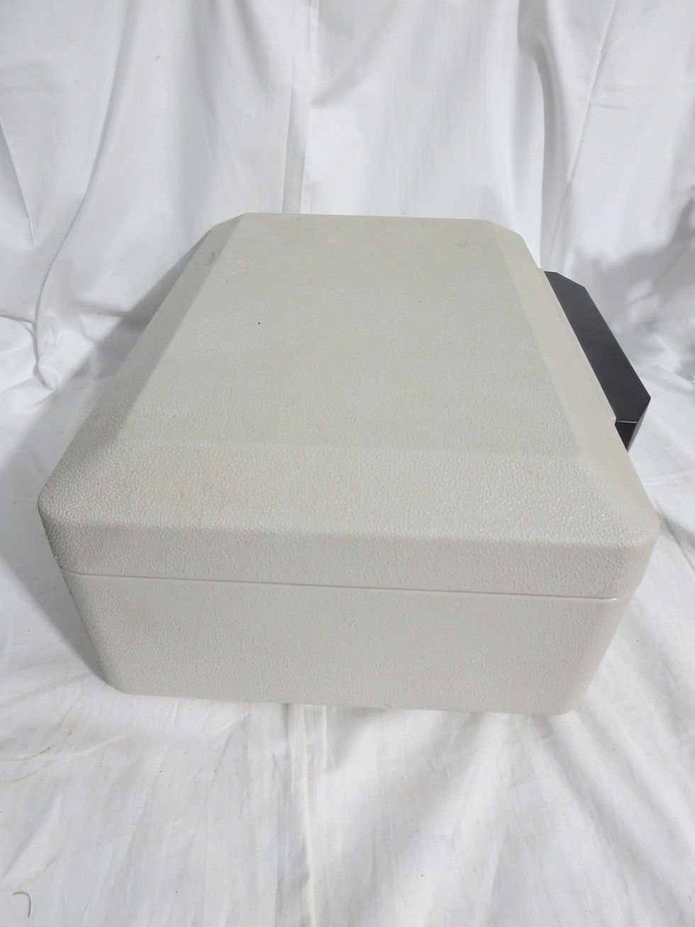 Thumbnail: Beige Fireproof Sentry Safe 1100 w/ Key