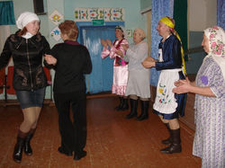 В сельском клубе, фото Р. Ивановой