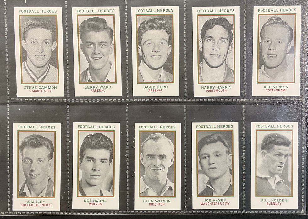 Thumbnail: Red & Green Football Heroes 1st Series Football Trade Cards