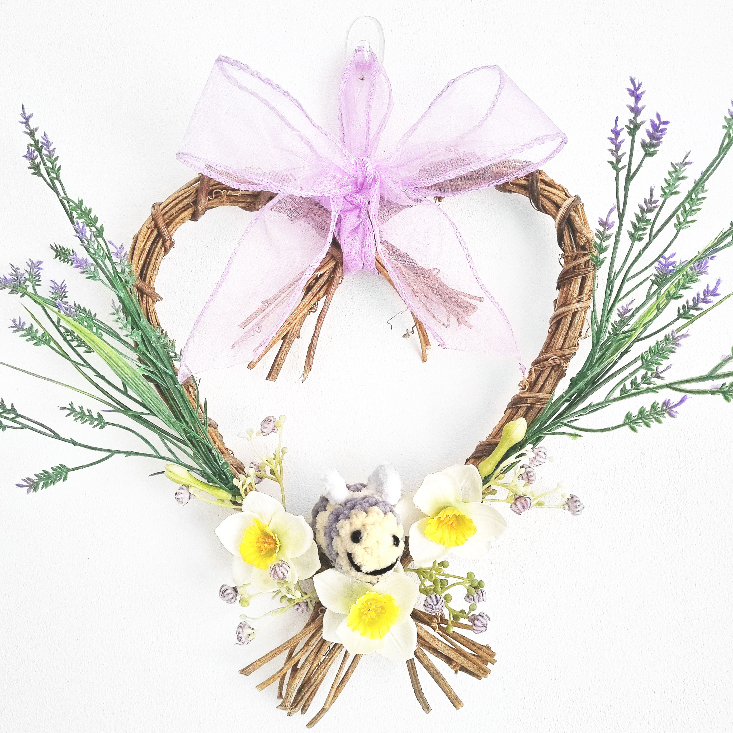 Small / Medium Heart Rattan Grapevine Wreath with Crochet Bee