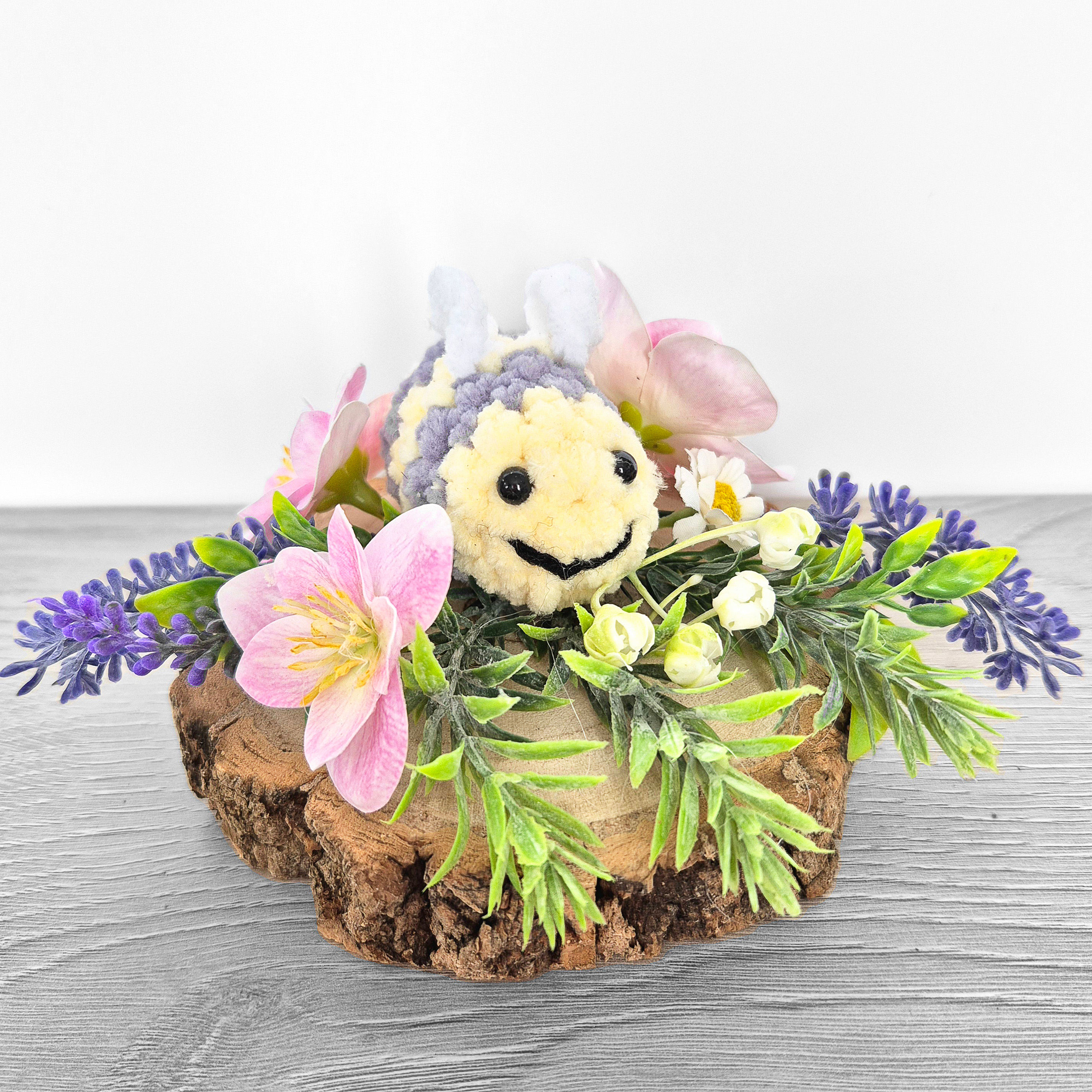 Log Plinth Decoration with Crochet Mini Bee