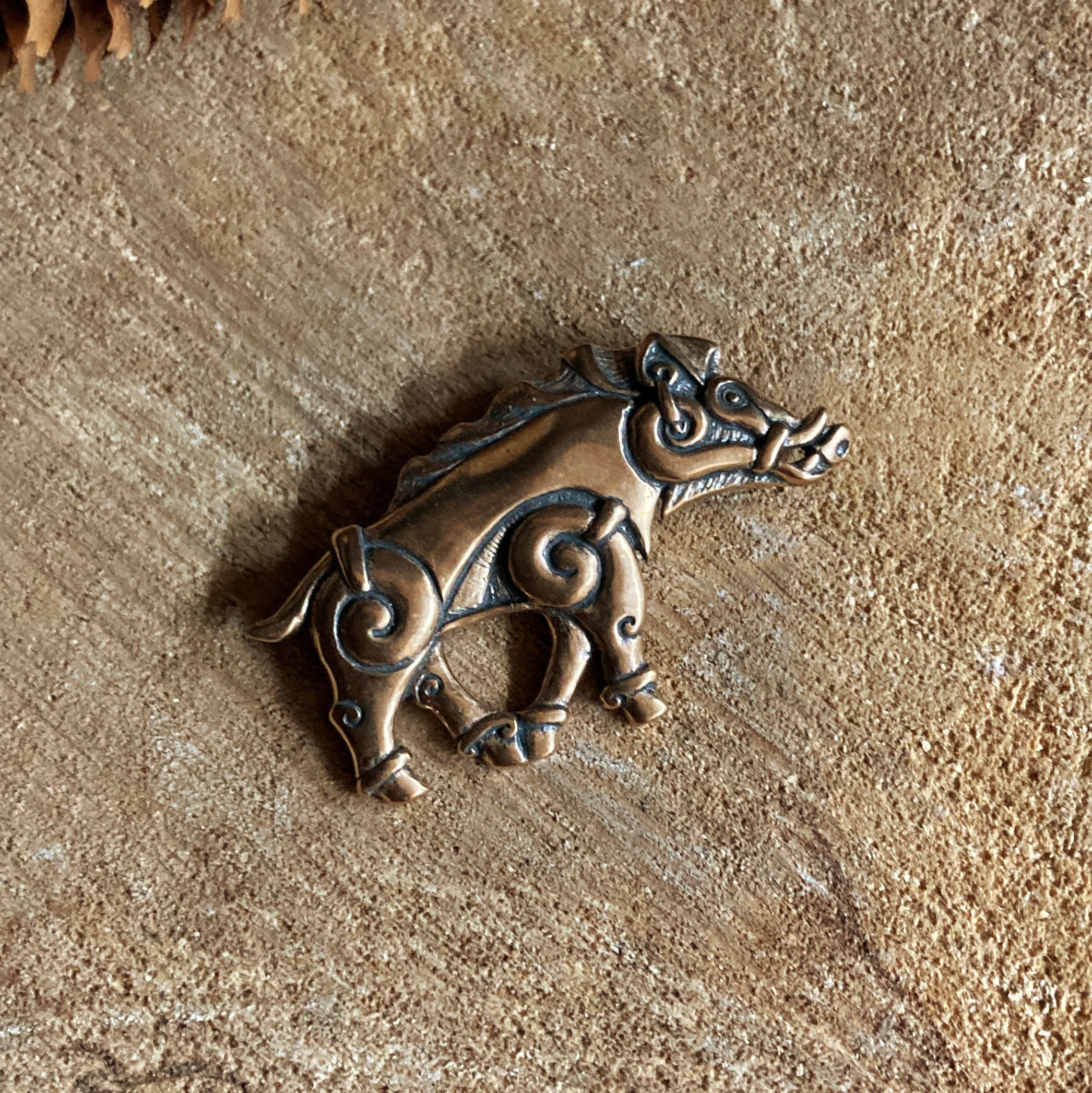 Pendentif en bronze - sanglier celtique