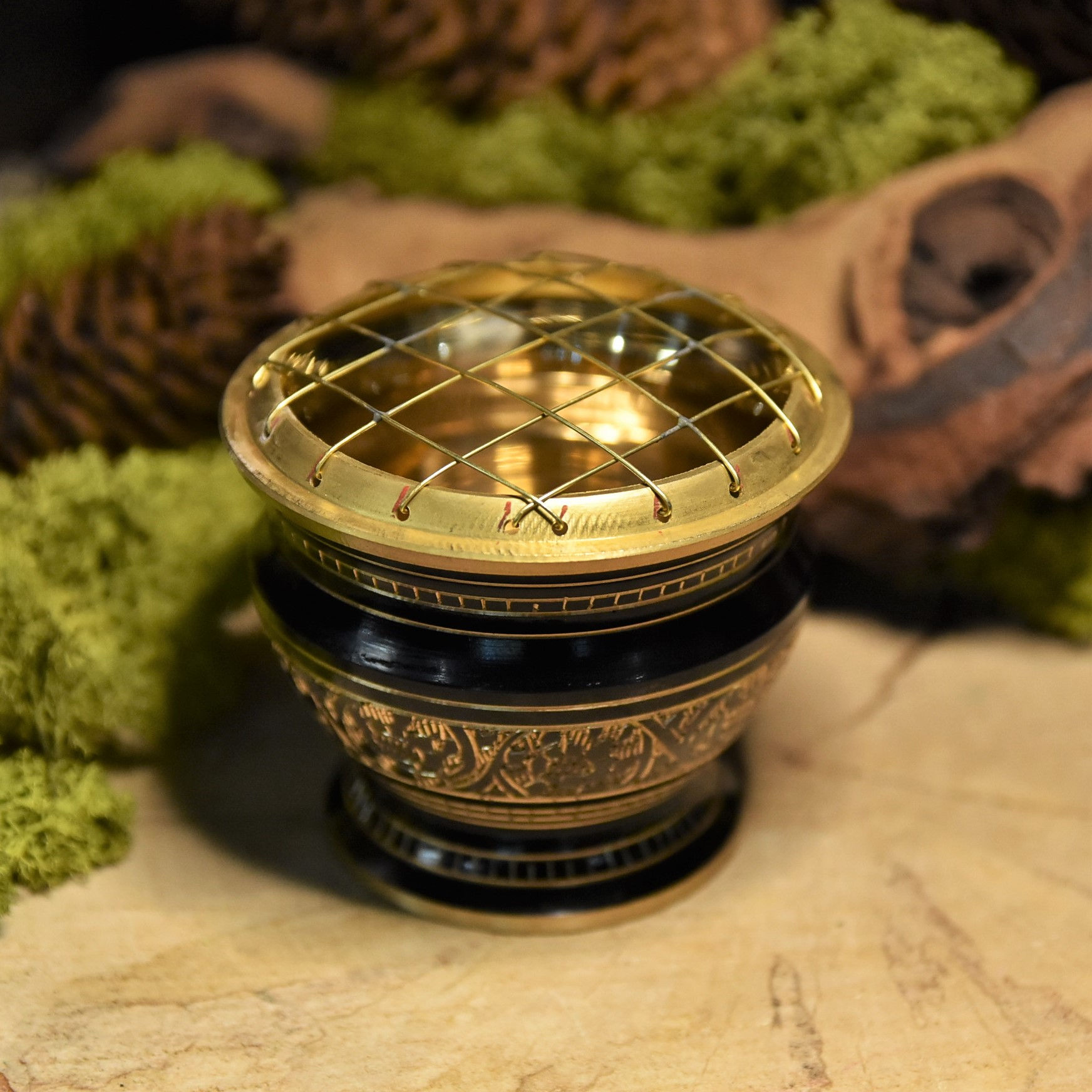 Encensoir à grille en laiton noir