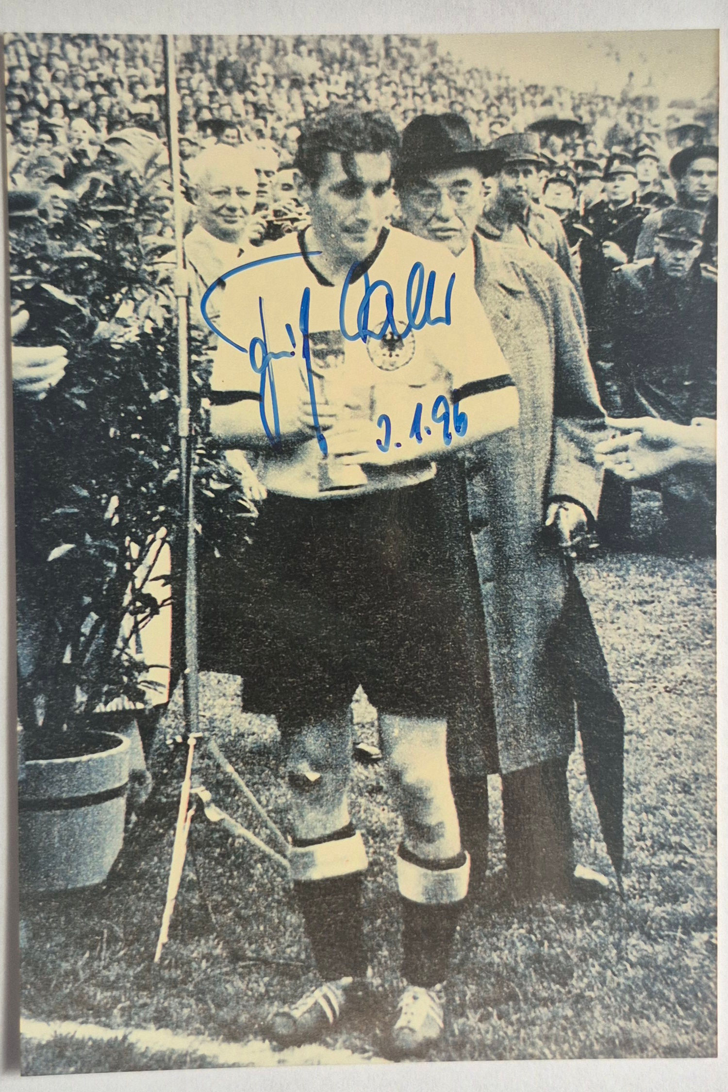 FRITZ WALTER – SIGNIERTES HISTORISCHES FUSSBALLFOTO – WELTMEISTER 1954 –