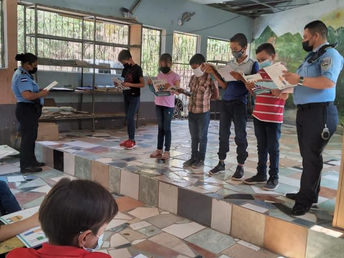 GREAT capacita a 40 niños de Santa Bárbara para no ser delincuentes 