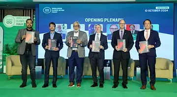 Experts urge increased renewable energy use to tackle future challenges