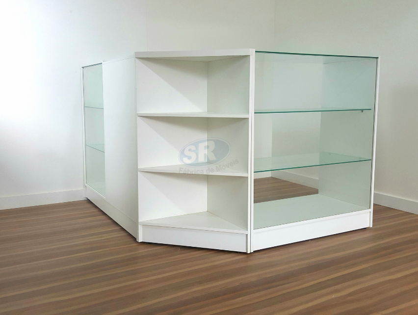 Vitrine, cantoneira e vitrine
