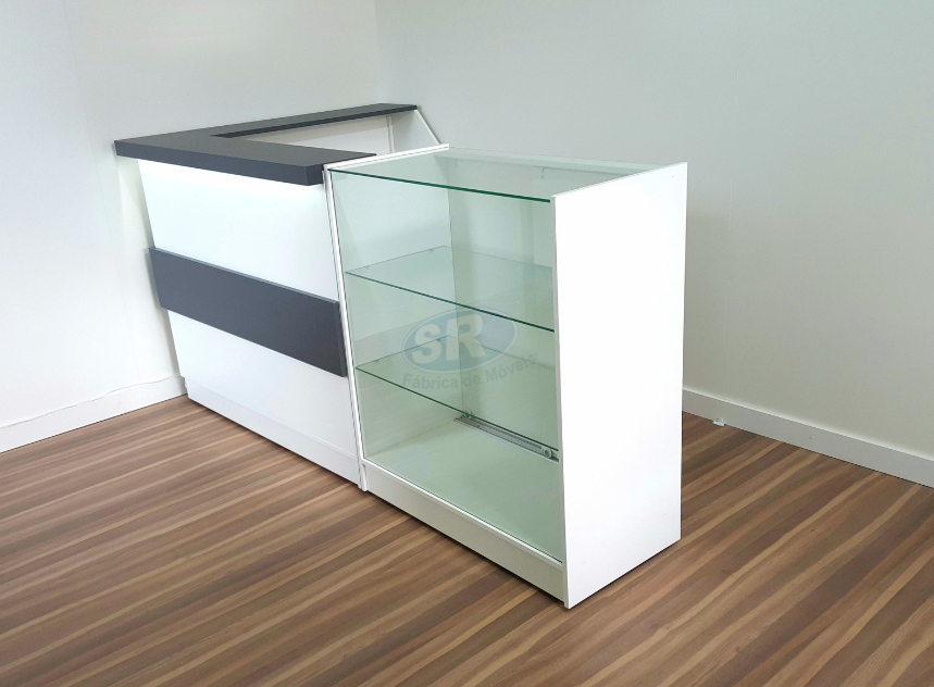 L e vitrine