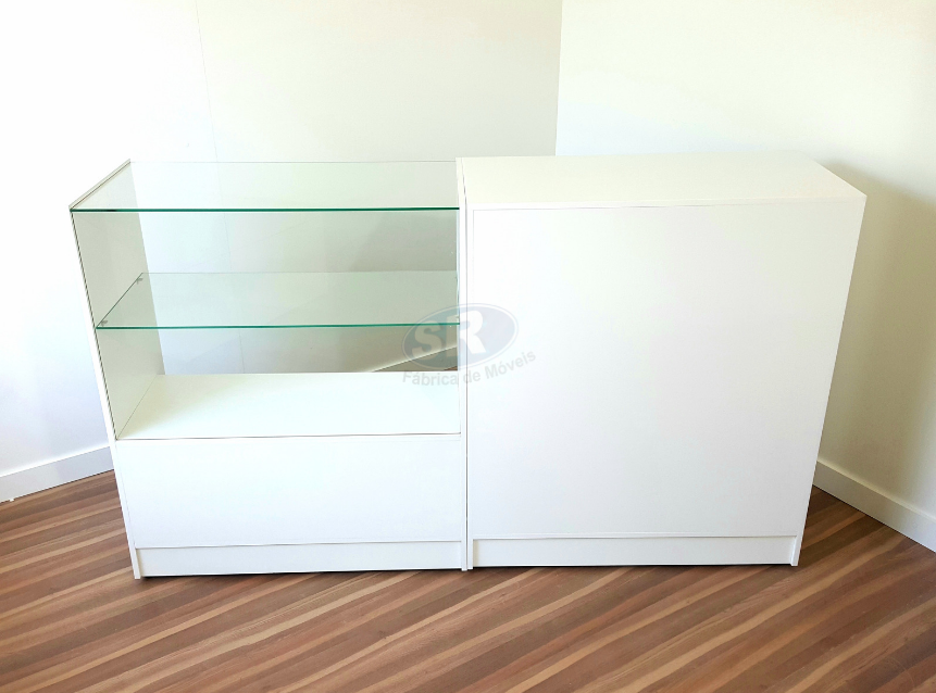 Vitrine III e reto