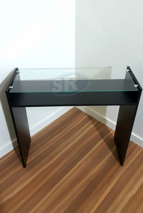 Mesa com tampo em vidro