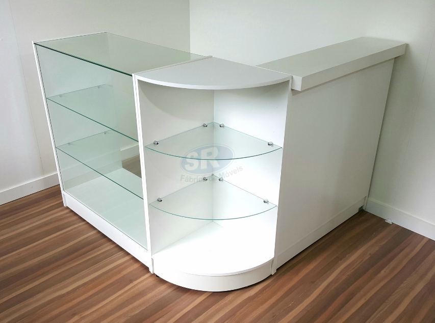 Vitrine, cantoneira e sobretampo